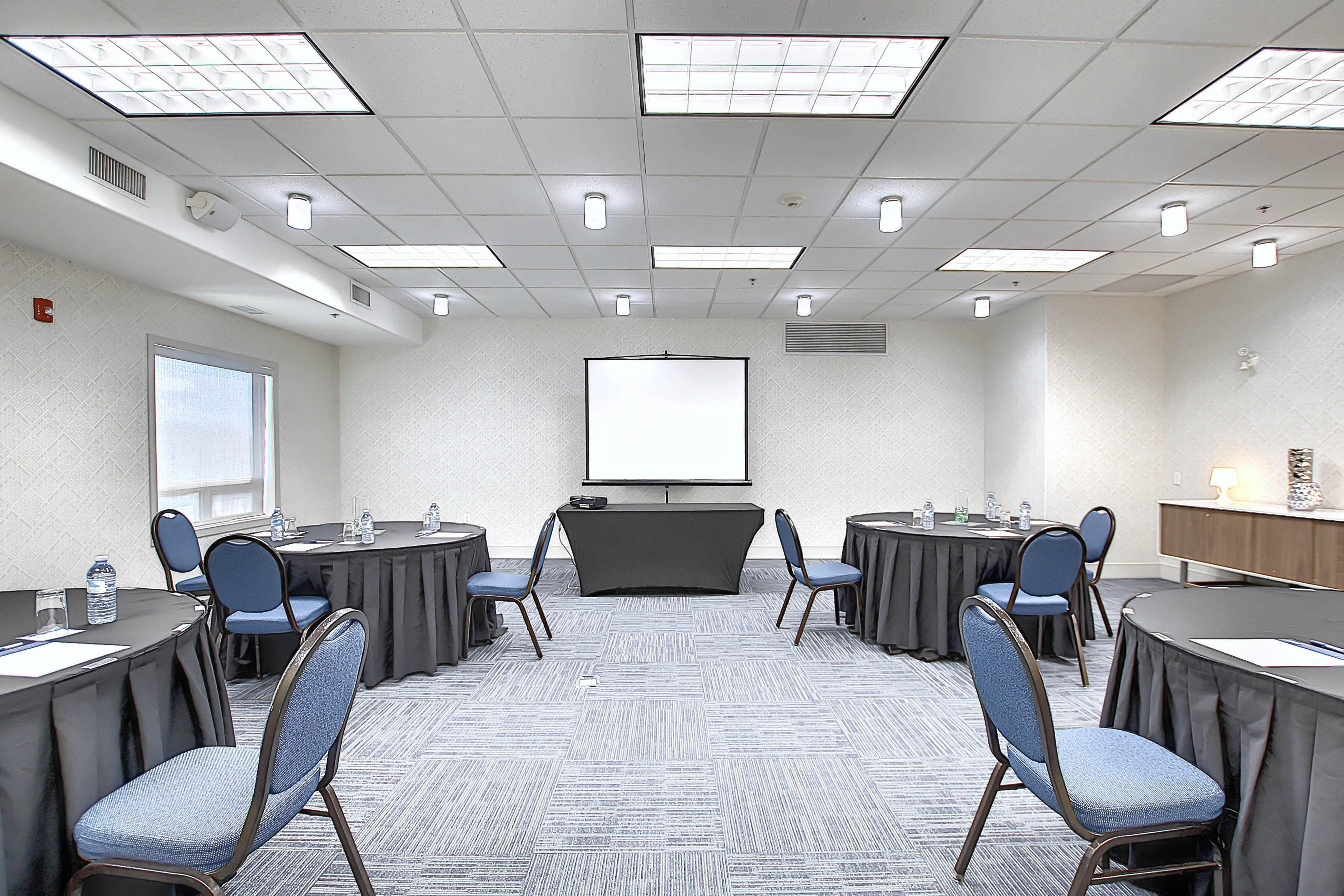 Holiday Inn Express Airport Calgary By Ihg Экстерьер фото