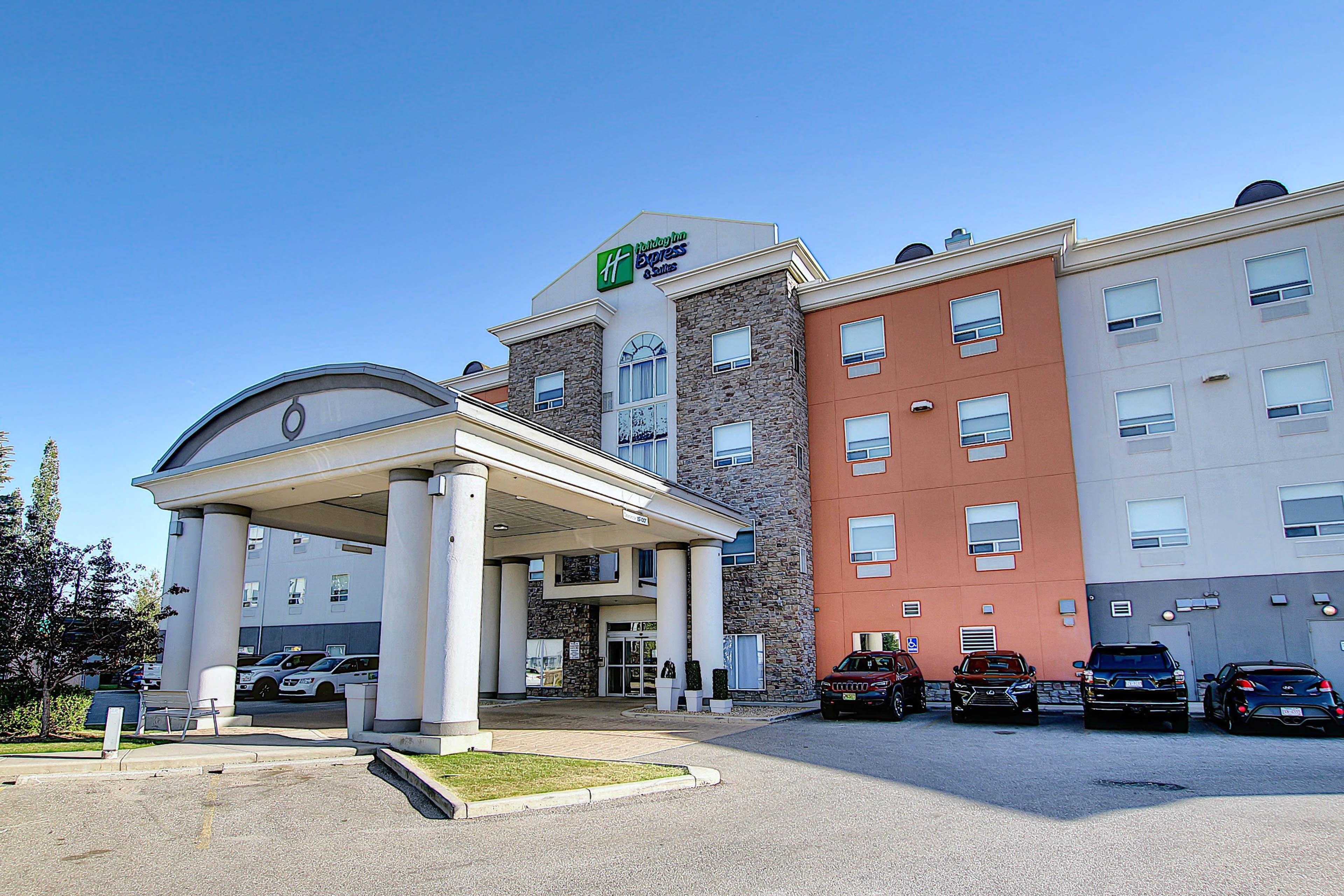 Holiday Inn Express Airport Calgary By Ihg Экстерьер фото